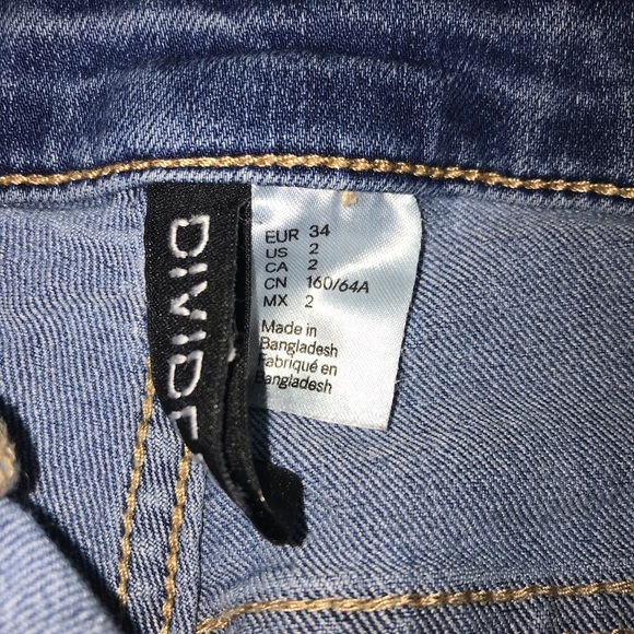 Women’s Ripped Jeans - Picture 3 of 3